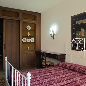 Habitación Estándar con Cama Queen