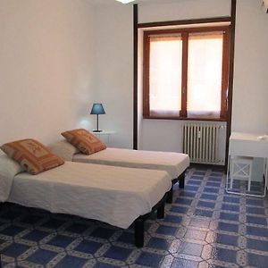 Habitación con 2 Camas Individuales